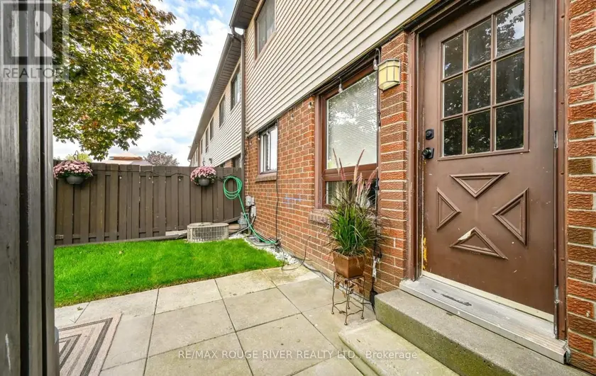 Townhouse at 72 - 960 GLEN STREET, Oshawa