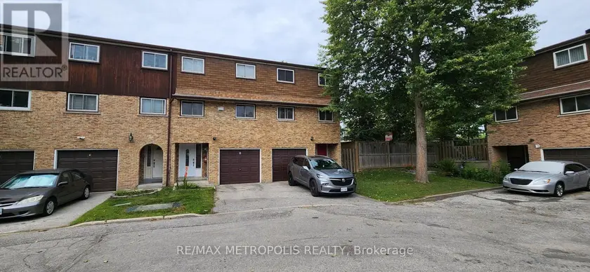Townhouse at 8 - 21 ROCKWOOD DRIVE, Toronto