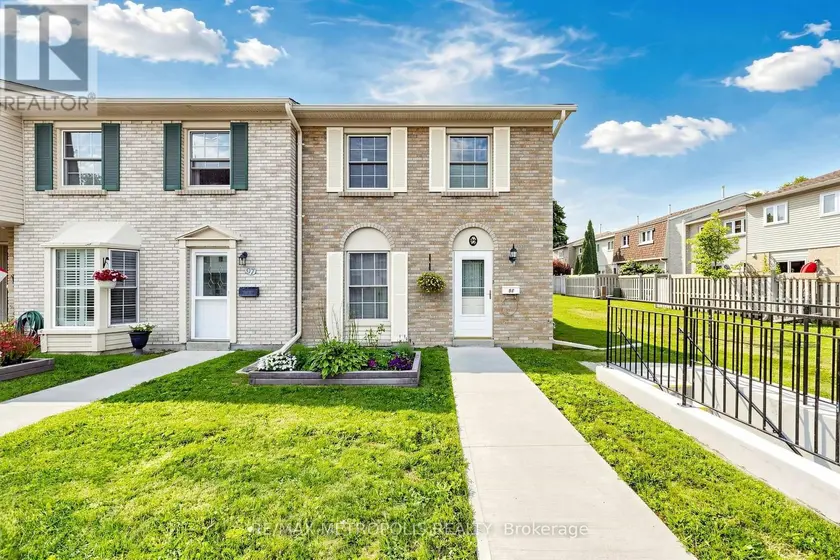 Townhouse at 96 - 580 EYER DRIVE, Pickering