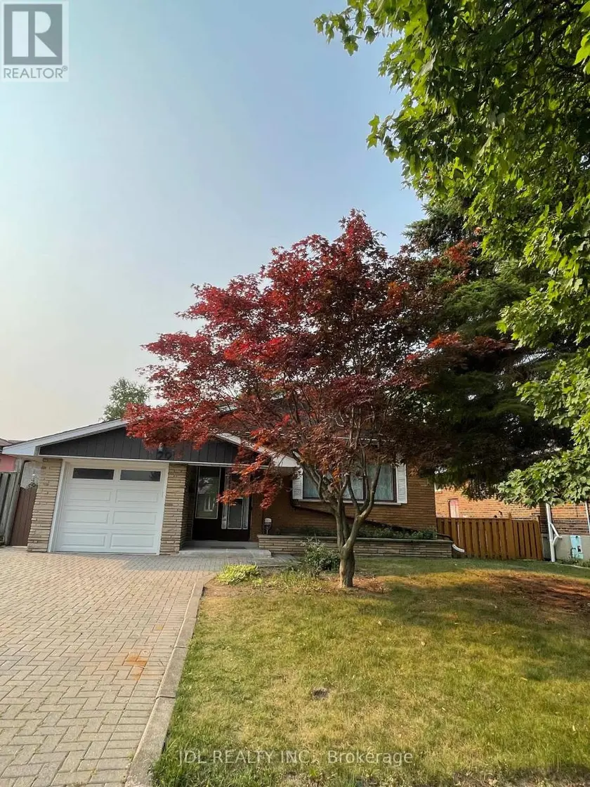 Detached at 29 SUMMERGLADE DRIVE, Toronto