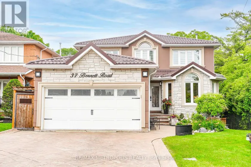 Detached at 37 BENNETT ROAD, Toronto