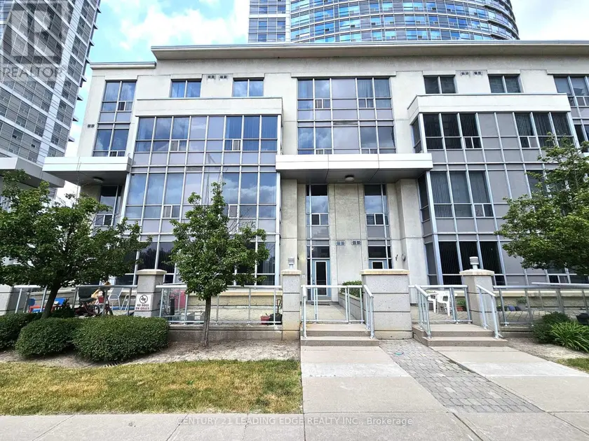 Townhouse at TH120 - 38 LEE CENTRE DRIVE, Toronto