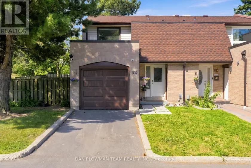 Townhouse at 32 - 11 LIVONIA PLACE, Toronto