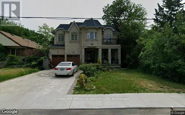 Detached at 35 DRAKE CRESCENT, Toronto