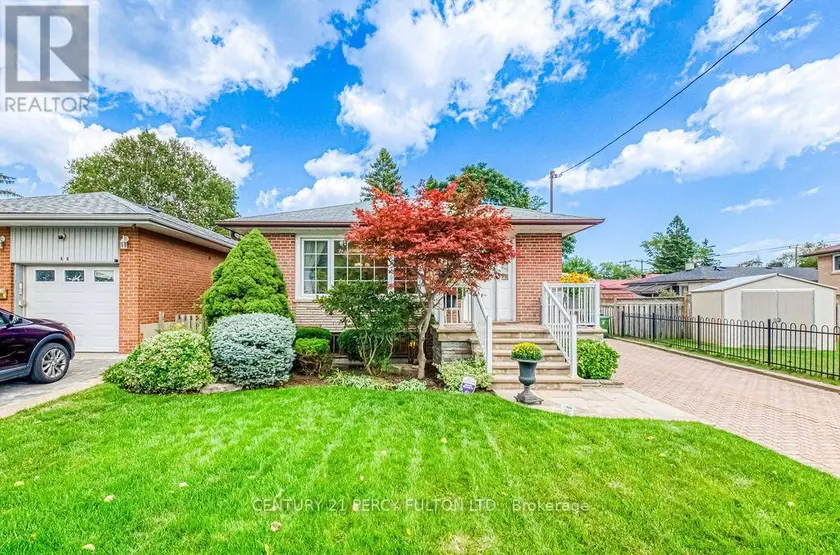 Detached at 70 LIMEVALE CRESCENT, Toronto