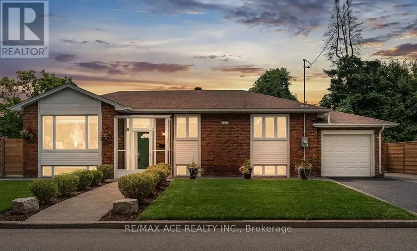 Detached at MAIN - 52 IVORWOOD CRESCENT, Toronto