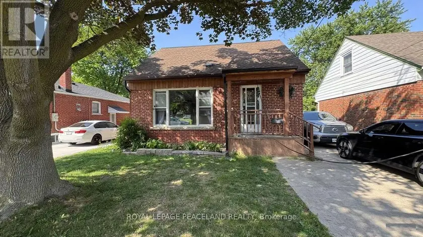 Detached at UPPER - 19 TARDREE PLACE, Toronto