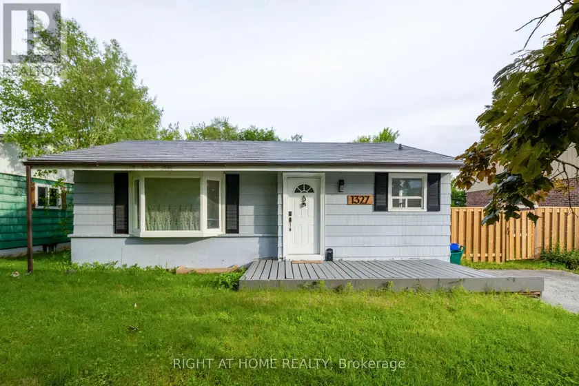 Detached at 1327 COMMERCE STREET, Pickering
