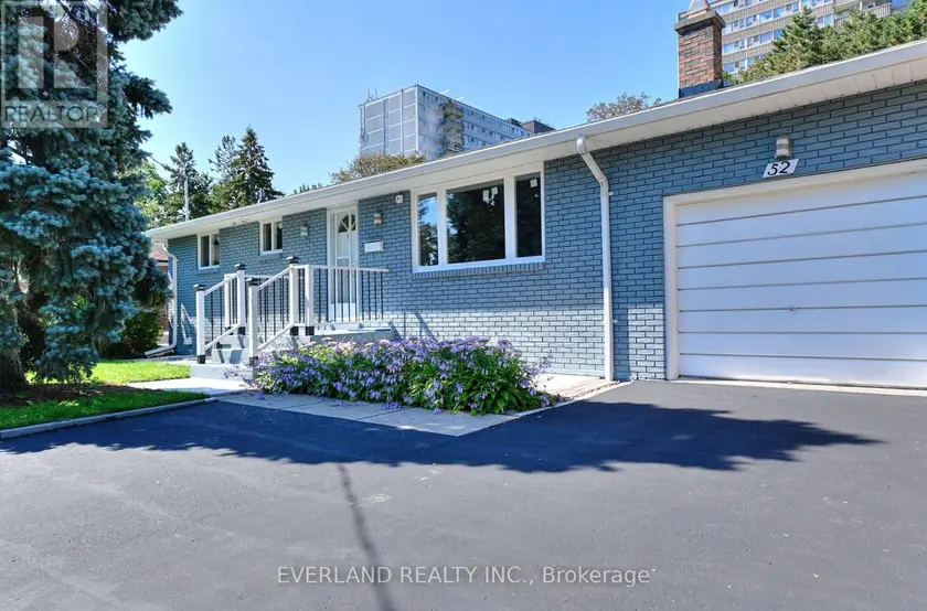 Detached at 52 FAIRGLEN AVENUE, Toronto