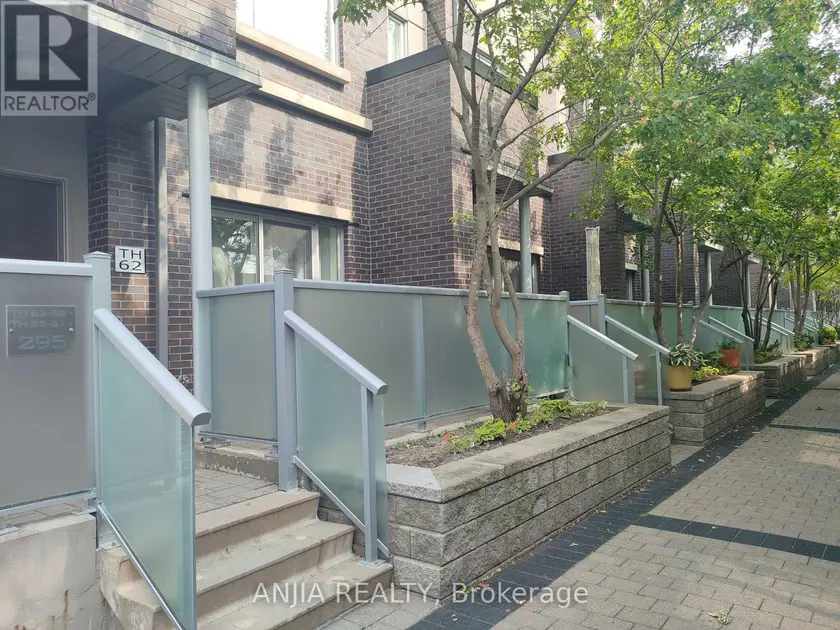 Townhouse at 62 - 295 VILLAGE GREEN SQUARE, Toronto