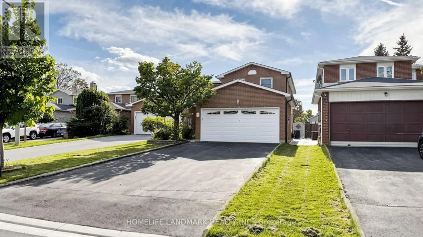 Detached at 3 MONTAGUE PLACE, Toronto