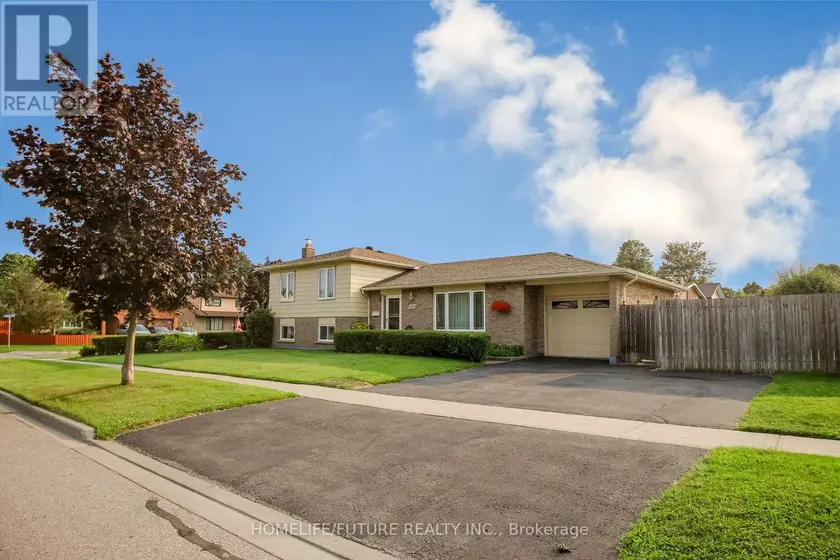 Detached at 207 MICHAEL BOULEVARD, Whitby
