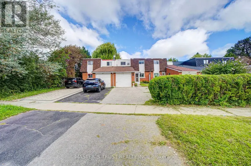 Townhouse at 61 WIGGENS COURT, Toronto
