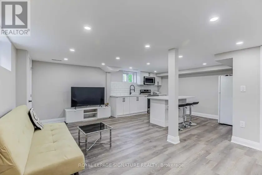 Detached at 54 INNISWOOD DRIVE, Toronto