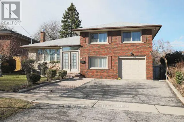 Detached at LOWER - 45 LANDFAIR CRESCENT, Toronto