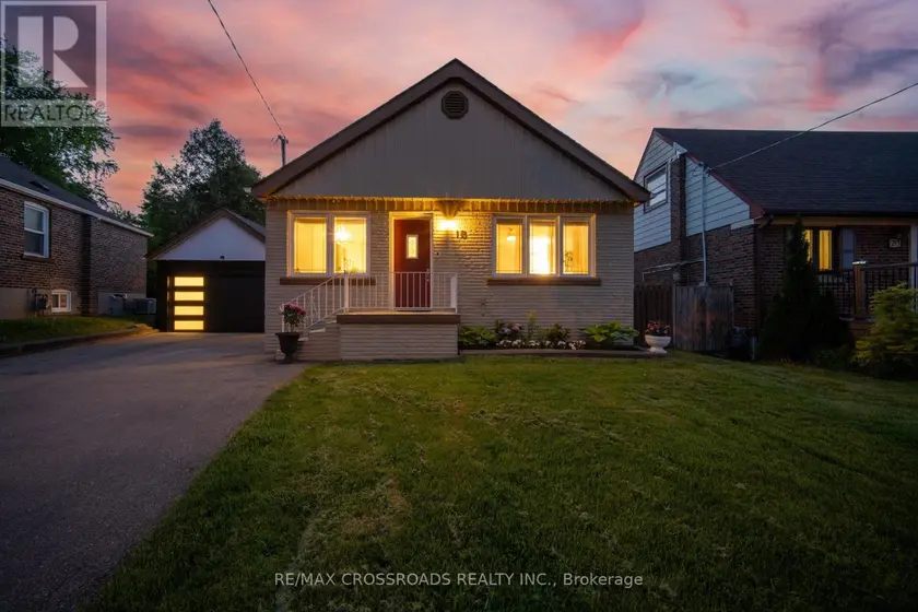 Detached at 18 ADANAC DRIVE, Toronto
