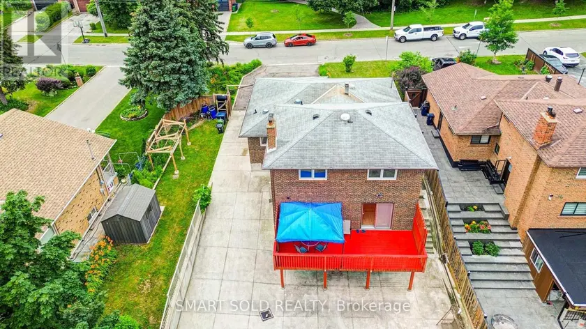 Detached at 56 GATESVIEW AVENUE, Toronto