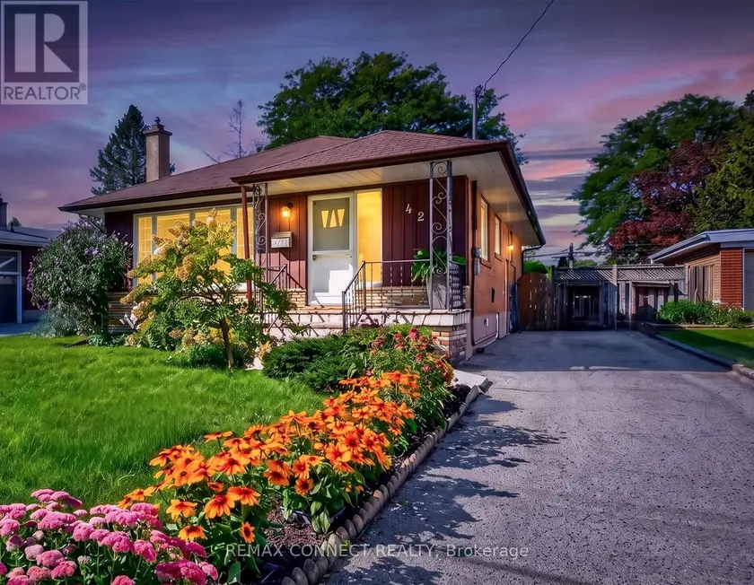 Detached at 42 BAINHART CRESCENT, Toronto