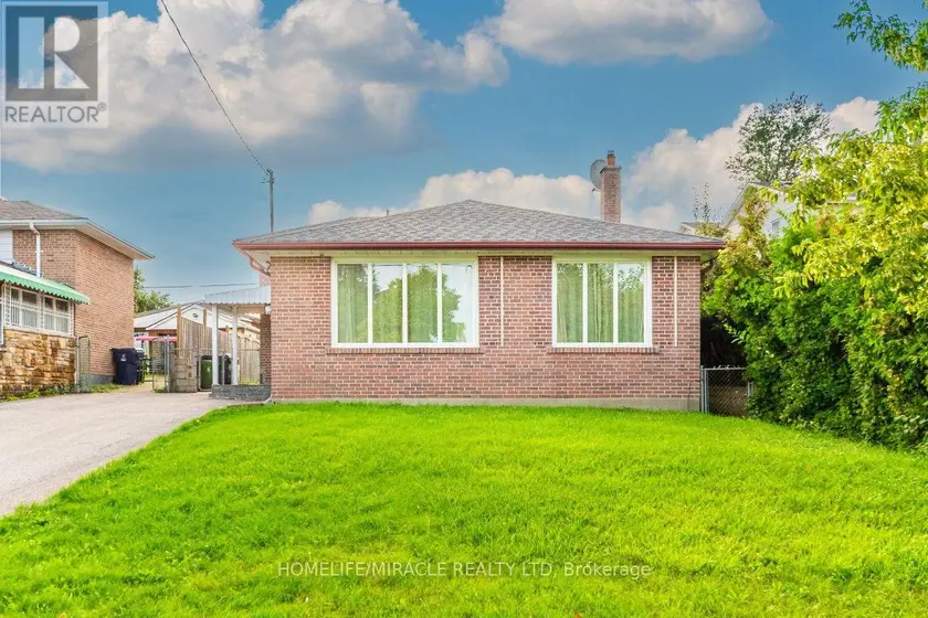 Detached at 20 MAYHILL CRESCENT, Toronto