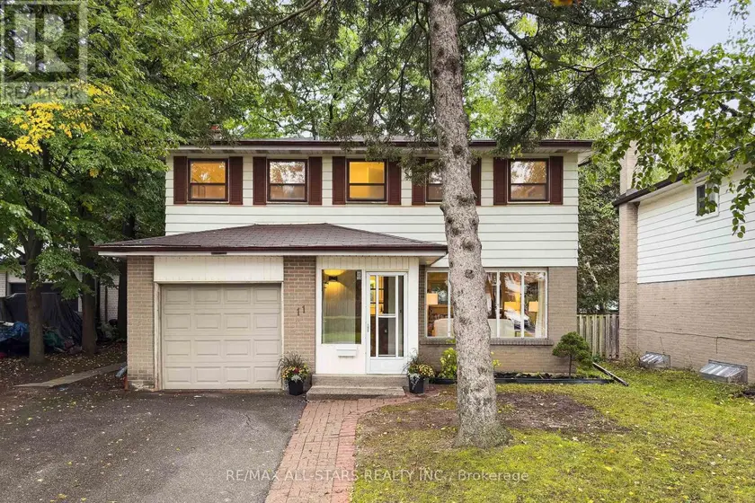 Detached at 11 GILLBANK CRESCENT, Toronto