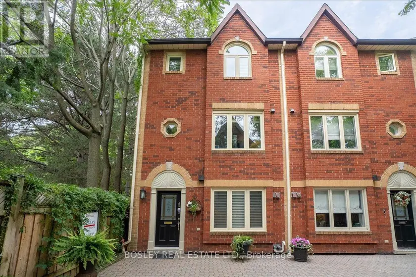 Townhouse at 11 - 18 DONCREST ROAD, Toronto