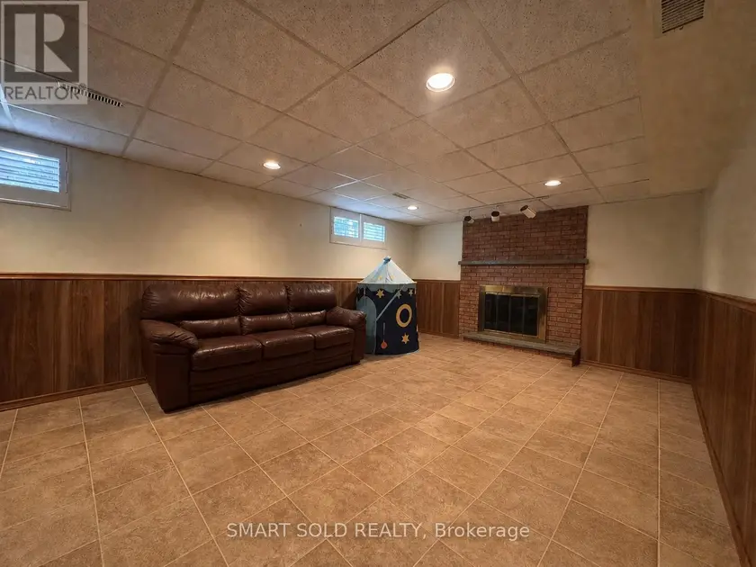Detached at 98 SONMORE DRIVE, Toronto