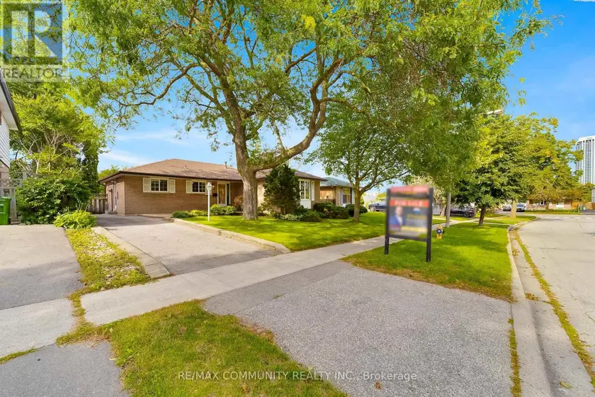 Detached at 30 BRIDLINGTON STREET, Toronto