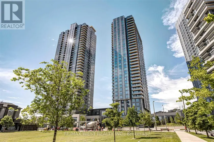 Apartment at 320 - 275 VILLAGE GREEN SQUARE, Toronto