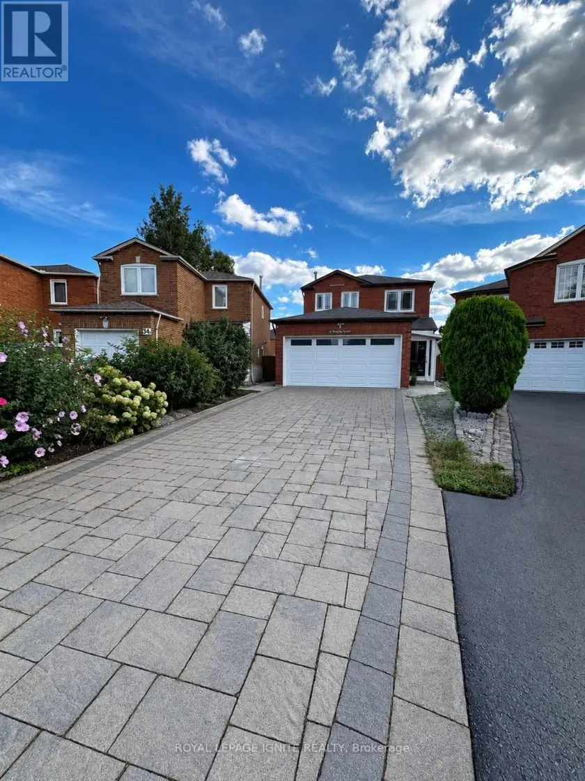 Detached at 32 MARSDALE CRESCENT, Toronto