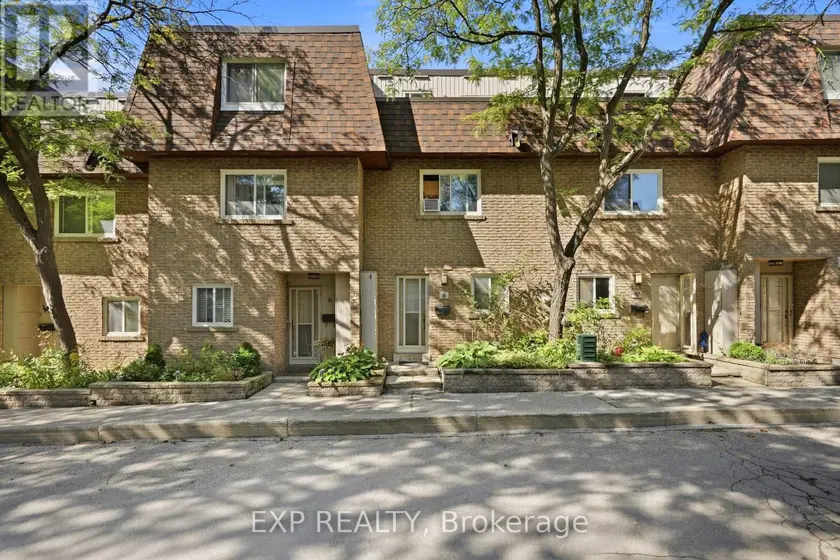Townhouse at 8 - 275 MANSE ROAD, Toronto