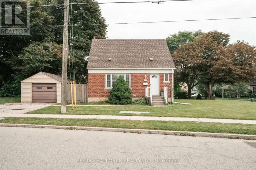 Detached at 37 HOLSWADE ROAD, Toronto