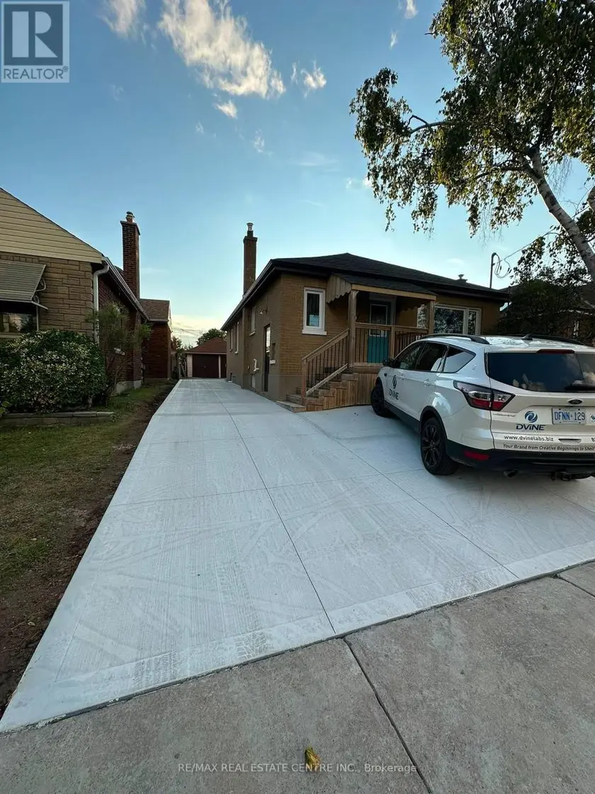 Detached at UPPER LEVEL - 102 WILSON ROAD S, Oshawa