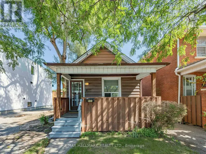 Detached at 201 LINSMORE CRESCENT, Toronto