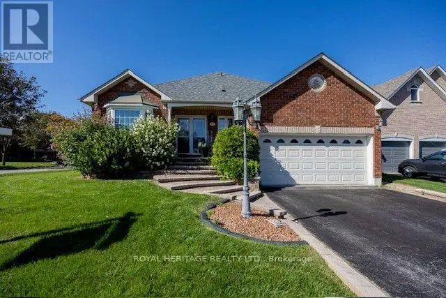 Detached at 13 MCGREGOR DRIVE, Ajax