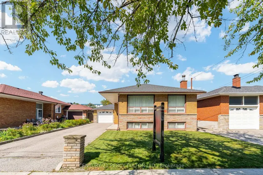 Detached at 10 DUNLOP AVENUE, Toronto