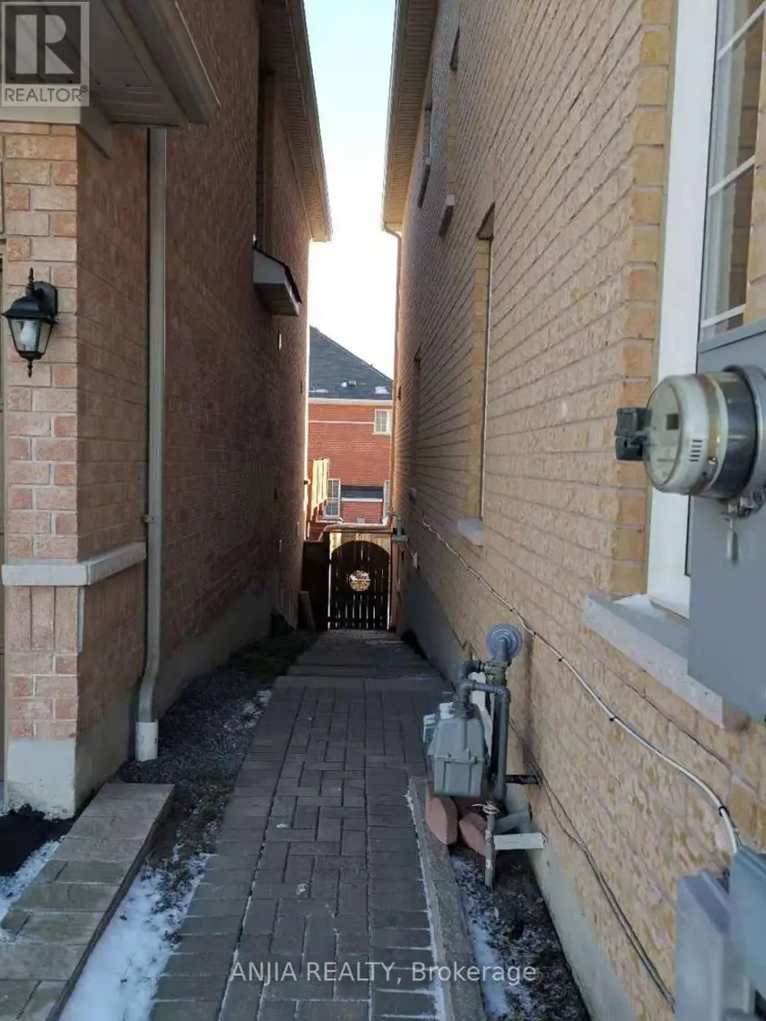 Detached at BSMT - 11 LUCE DRIVE, Ajax
