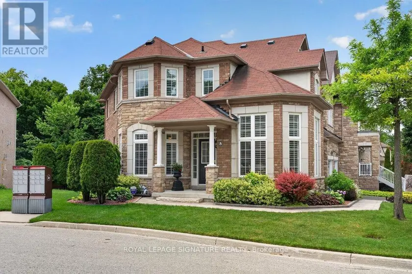 Detached at 5 BRODERICK PLACE, Toronto