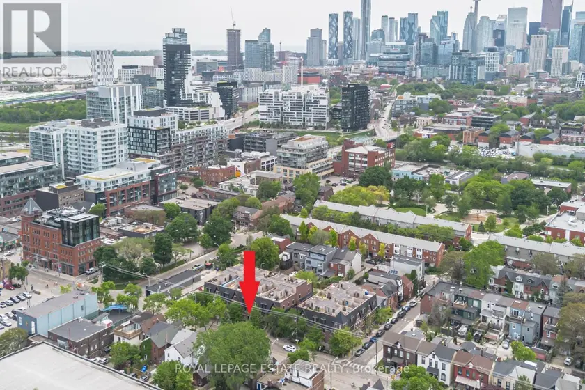 Townhouse at 32 - 140 BROADVIEW AVENUE, Toronto