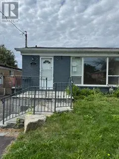 Semi-Detached/Link at 17 HUDDLESTON COURT, Toronto