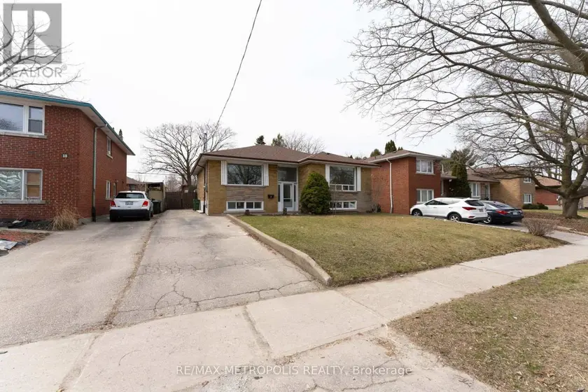 Detached at 20 PERIVALE CRESCENT, Toronto