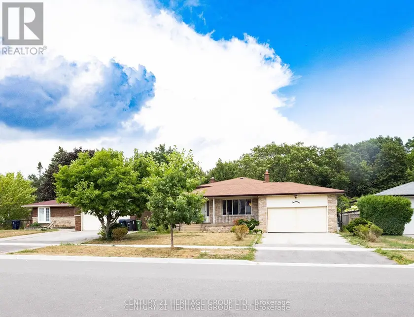 Detached at BSMT - 17 SKYRIDGE ROAD, Toronto