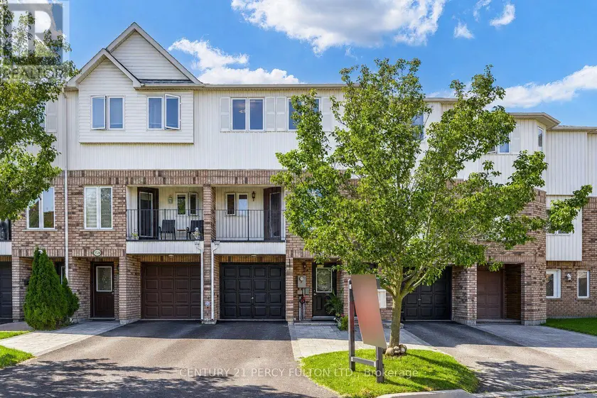 Townhouse at 1532 HUMMINGBIRD COURT, Pickering