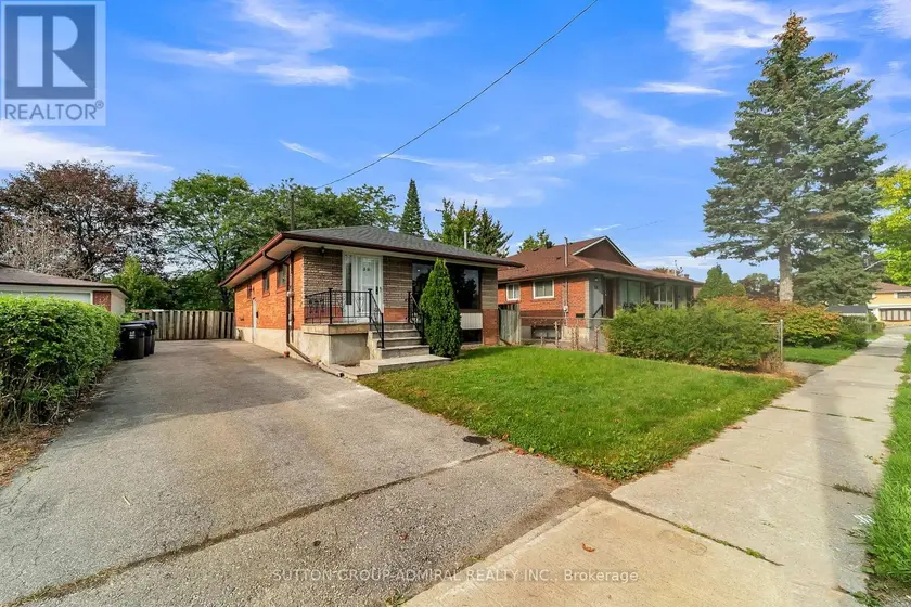 Detached at 58 ROCHMAN BOULEVARD E, Toronto