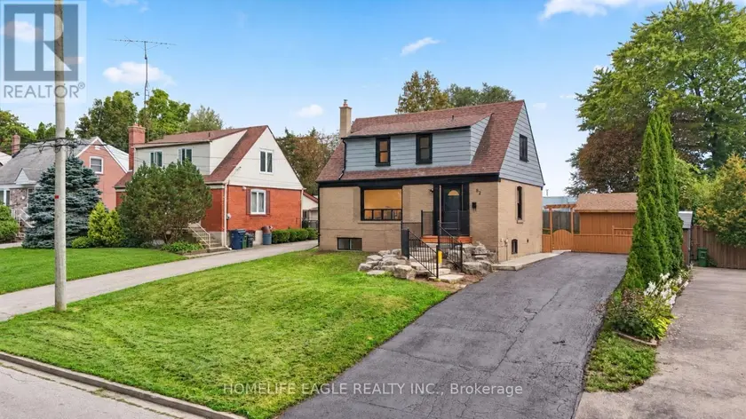 Detached at 82 SCARBOROUGH HEIGHTS BOULEVARD, Toronto