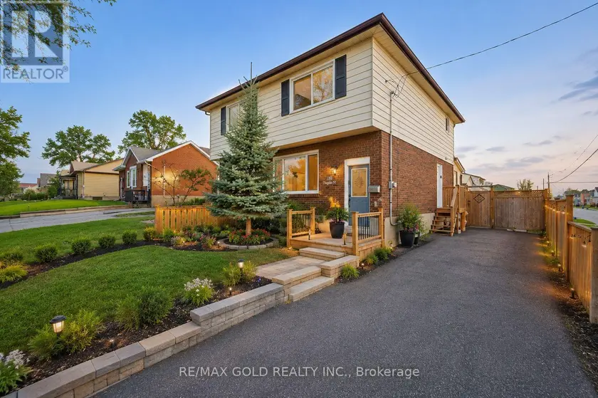 Semi-Detached/Link at 784 DOUGLAS STREET, Oshawa