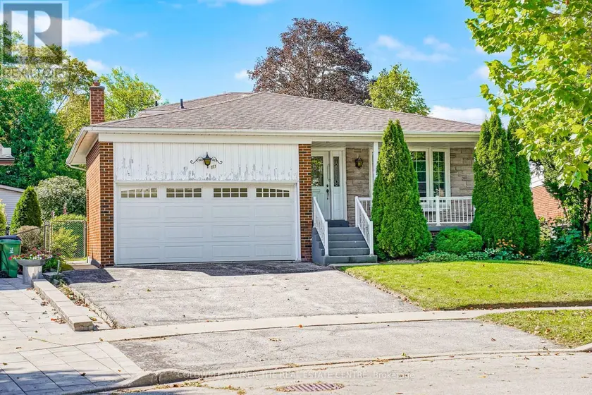 Detached at 111 BRIARSCROSS BOULEVARD, Toronto