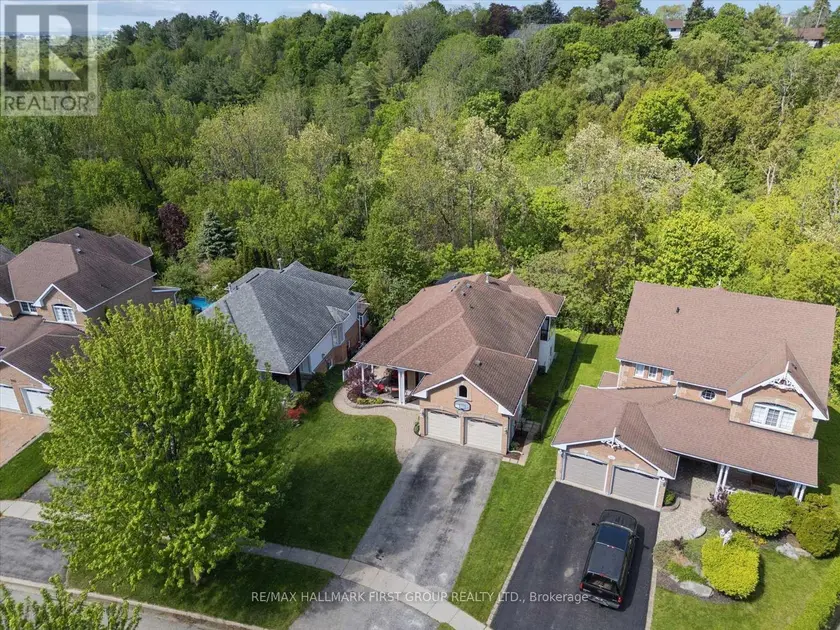 Detached at 1028 HIGHBROOKE COURT, Oshawa