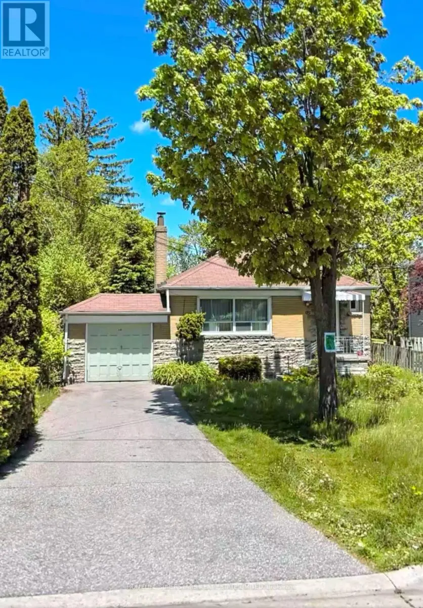 Detached at 12 CHATTERTON BOULEVARD, Toronto