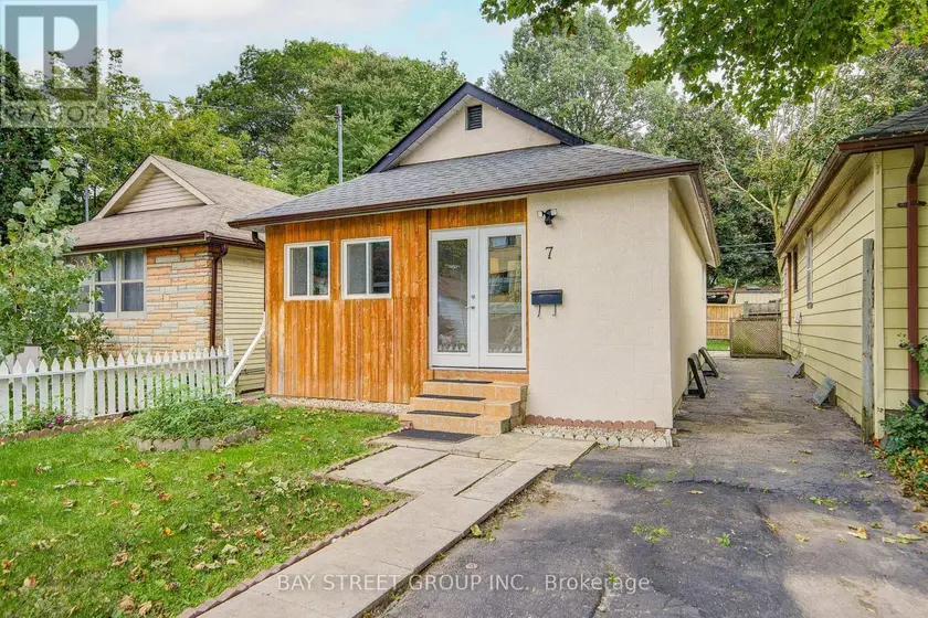 Detached at 7 EMMOTT AVENUE, Toronto