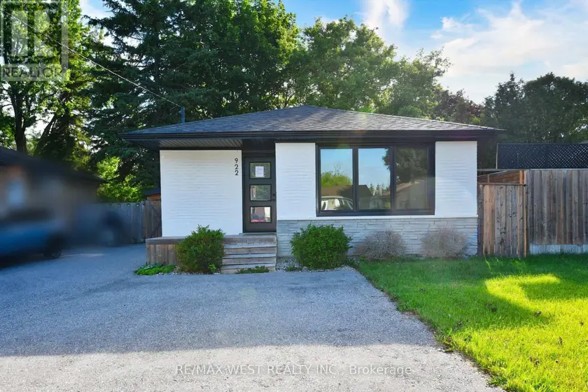 Detached at 922 CENTRE STREET N, Whitby